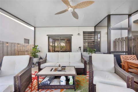 Купить виллу или дом в Хомстед, Флорида 3 спальни, 140.65м2, № 1995925 - фото 24