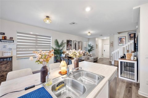 Купить виллу или дом в Хомстед, Флорида 3 спальни, 140.65м2, № 1995925 - фото 12