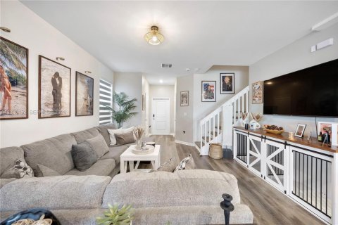 Купить виллу или дом в Хомстед, Флорида 3 спальни, 140.65м2, № 1995925 - фото 13