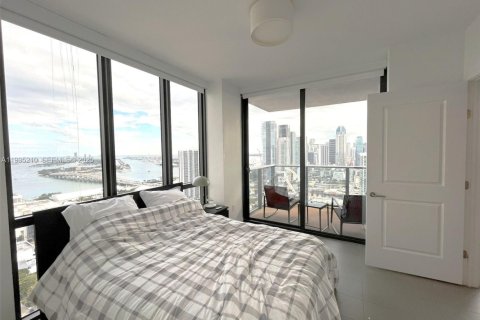 Condominio en alquiler en Miami, Florida, 2 dormitorios, 96.62 m2 № 1993339 - foto 8