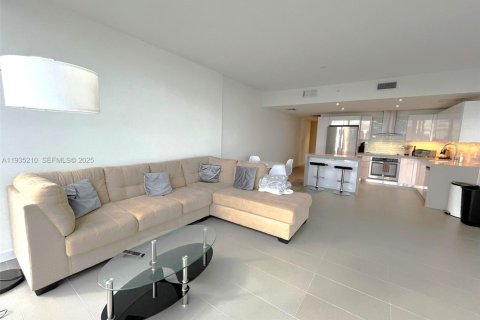 Condominio en alquiler en Miami, Florida, 2 dormitorios, 96.62 m2 № 1993339 - foto 5
