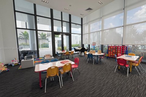 Condominio en alquiler en Miami, Florida, 2 dormitorios, 96.62 m2 № 1993339 - foto 29