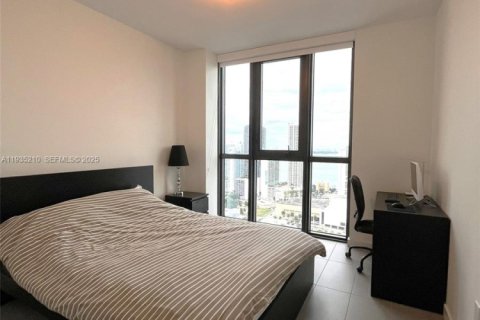 Condominio en alquiler en Miami, Florida, 2 dormitorios, 96.62 m2 № 1993339 - foto 12