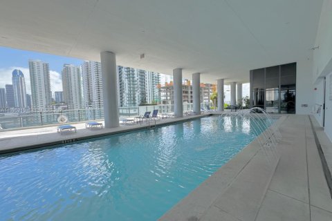 Condominio en alquiler en Miami, Florida, 2 dormitorios, 96.62 m2 № 1993339 - foto 25