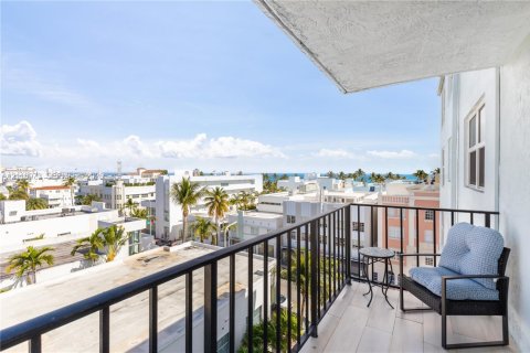 Copropriété à vendre à Miami Beach, Floride: 1 chambre, 66.89 m2 № 2429745 - photo 6