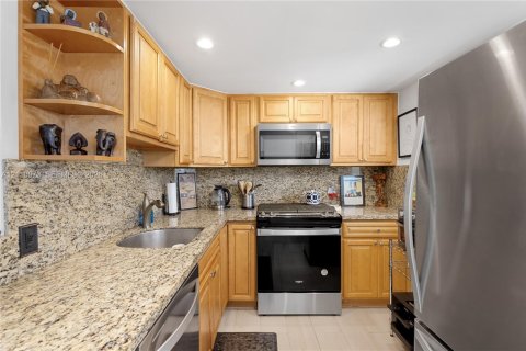 Copropriété à vendre à Miami Beach, Floride: 1 chambre, 66.89 m2 № 2429745 - photo 11