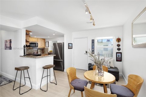 Copropriété à vendre à Miami Beach, Floride: 1 chambre, 66.89 m2 № 2429745 - photo 8