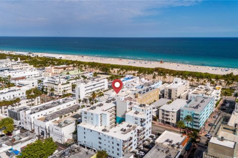 Copropriété à vendre à Miami Beach, Floride: 1 chambre, 66.89 m2 № 2429745 - photo 3