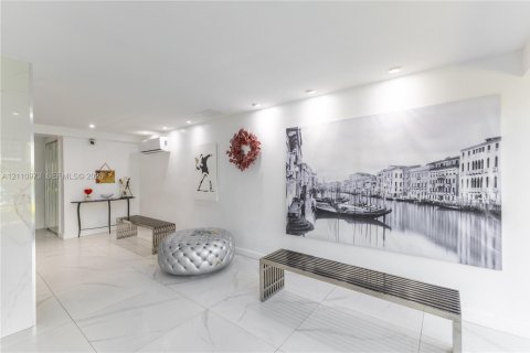 Copropriété à vendre à Miami Beach, Floride: 1 chambre, 66.89 m2 № 2429745 - photo 25