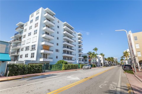 Copropriété à vendre à Miami Beach, Floride: 1 chambre, 66.89 m2 № 2429745 - photo 28