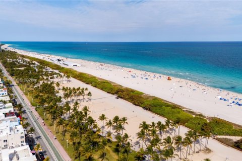Copropriété à vendre à Miami Beach, Floride: 1 chambre, 66.89 m2 № 2429745 - photo 2