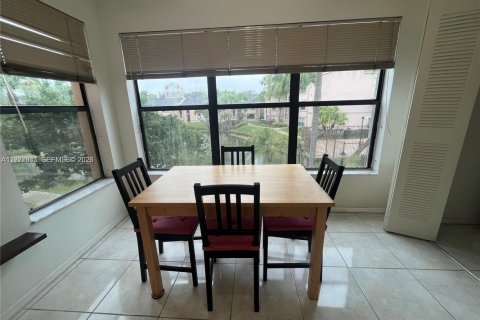 Condominio en alquiler en Davie, Florida, 2 dormitorios, 102.19 m2 № 2049952 - foto 4