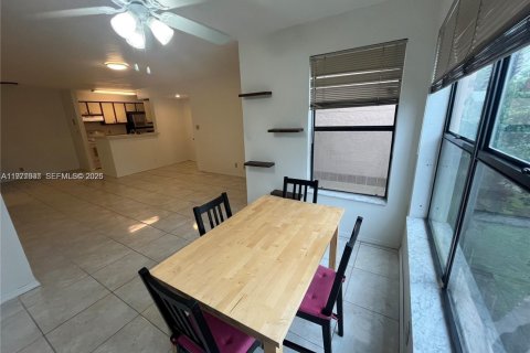 Condominio en alquiler en Davie, Florida, 2 dormitorios, 102.19 m2 № 2049952 - foto 3