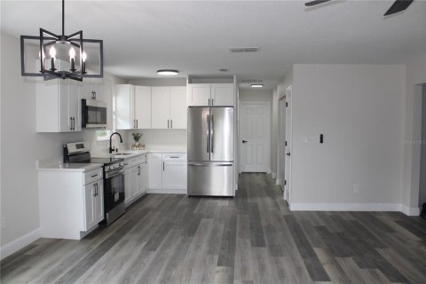 House in Ocala, Florida 3 bedrooms, 142.7 sq.m. № 1885484 - photo 12
