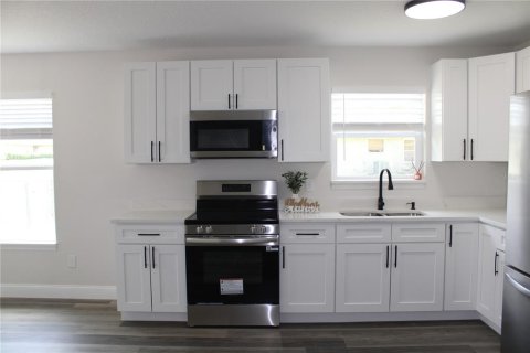 House in Ocala, Florida 3 bedrooms, 142.7 sq.m. № 1885484 - photo 9