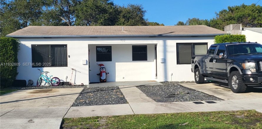 Propiedad comercial en Hallandale Beach, Florida 153.01 m2 № 1992220