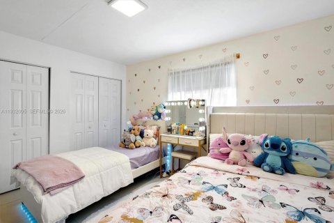 Commercial property in Hallandale Beach, Florida 153.01 sq.m. № 1992220 - photo 21