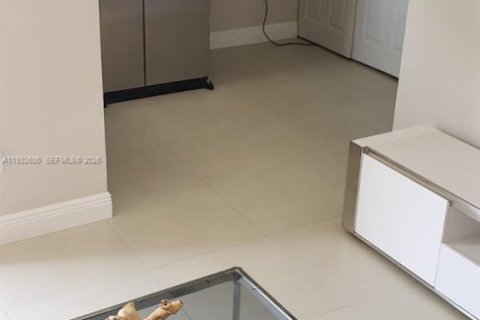 Commercial property in Hallandale Beach, Florida 153.01 sq.m. № 1992220 - photo 4