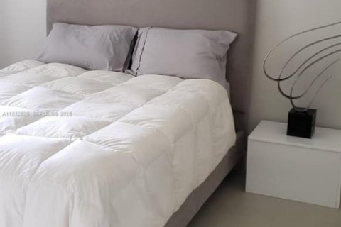 Commercial property in Hallandale Beach, Florida 153.01 sq.m. № 1992220 - photo 5