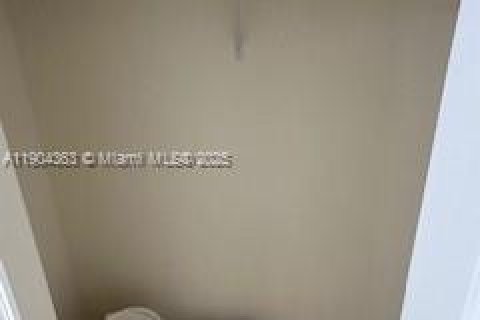 Copropriété à louer à Miami, Floride: 1 chambre, 66.15 m2 № 1968558 - photo 16