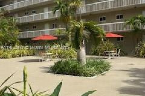 Copropriété à louer à Miami, Floride: 1 chambre, 66.15 m2 № 1968558 - photo 2