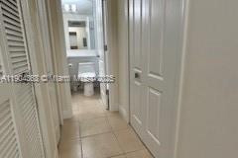 Copropriété à louer à Miami, Floride: 1 chambre, 66.15 m2 № 1968558 - photo 10