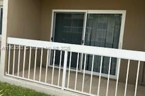 Copropriété à louer à Miami, Floride: 1 chambre, 66.15 m2 № 1968558 - photo 4