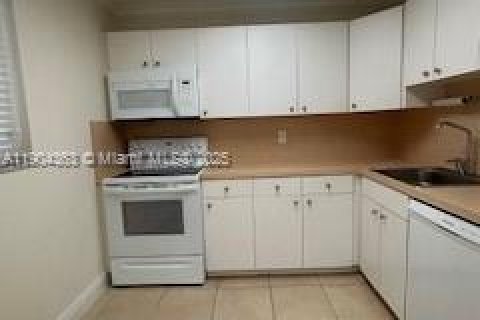 Copropriété à louer à Miami, Floride: 1 chambre, 66.15 m2 № 1968558 - photo 9