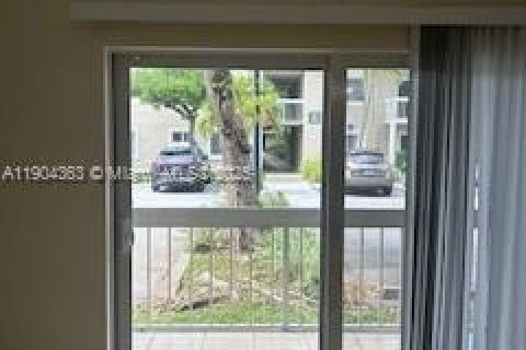 Copropriété à louer à Miami, Floride: 1 chambre, 66.15 m2 № 1968558 - photo 7