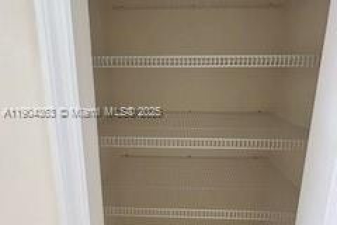 Copropriété à louer à Miami, Floride: 1 chambre, 66.15 m2 № 1968558 - photo 17