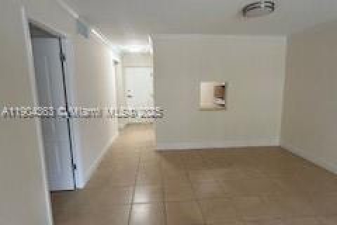 Copropriété à louer à Miami, Floride: 1 chambre, 66.15 m2 № 1968558 - photo 6