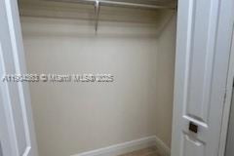 Copropriété à louer à Miami, Floride: 1 chambre, 66.15 m2 № 1968558 - photo 14