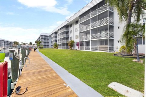 Купить кондоминиум в Норт-Майами-Бич, Флорида 2 спальни, 103.12м2, № 2008814 - фото 28