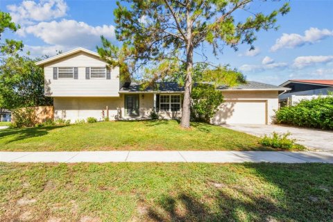 House in Brandon, Florida 4 bedrooms, 167.97 sq.m. № 1870560 - photo 1