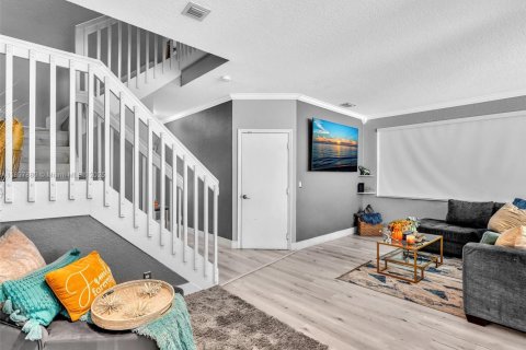 Townhouse in Sunrise, Florida 4 bedrooms, 171.68 sq.m. № 2040170 - photo 13