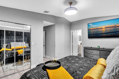 Townhouse in Sunrise, Florida 4 bedrooms, 171.68 sq.m. № 2040170 - photo 28