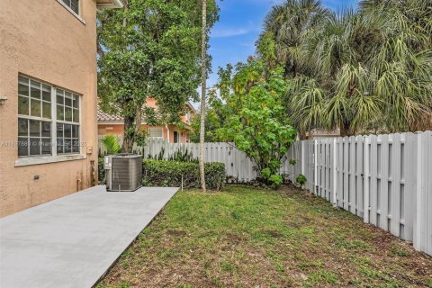 Townhouse in Sunrise, Florida 4 bedrooms, 171.68 sq.m. № 2040170 - photo 25