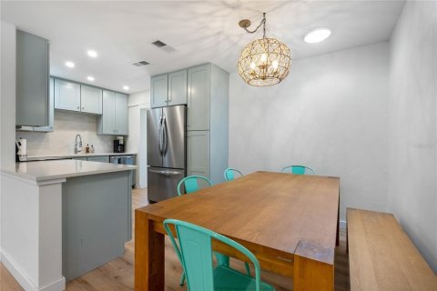Casa en alquiler en Sarasota, Florida, 3 dormitorios, 125.88 m2 № 1745436 - foto 6