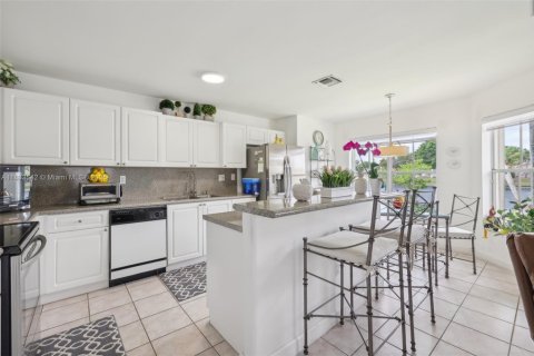 Villa ou maison à vendre à Miami, Floride: 4 chambres, 168.8 m2 № 1814660 - photo 15