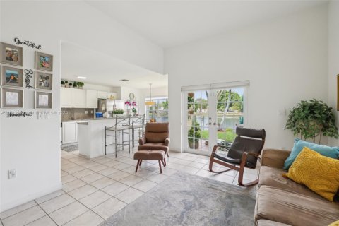 Villa ou maison à vendre à Miami, Floride: 4 chambres, 168.8 m2 № 1814660 - photo 10