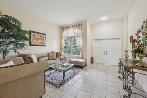 Villa ou maison à vendre à Miami, Floride: 4 chambres, 168.8 m2 № 1814660 - photo 6