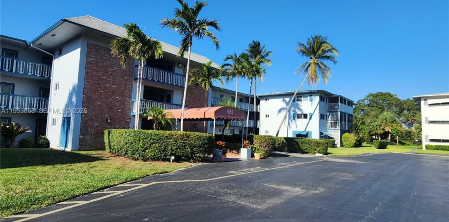 Condominio en Hollywood, Florida, 2 dormitorios  № 2008312