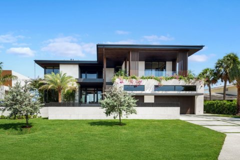 House in North Miami, Florida 7 bedrooms, 736.06 sq.m. № 1742268 - photo 3