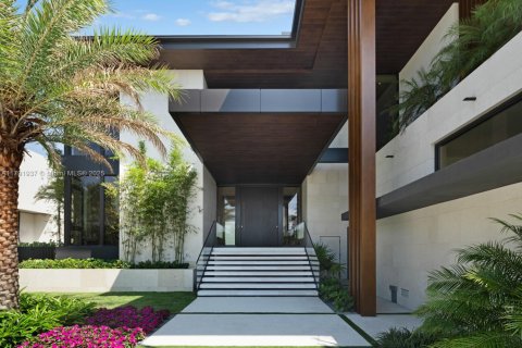 House in North Miami, Florida 7 bedrooms, 736.06 sq.m. № 1742268 - photo 9