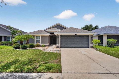 House in Wimauma, Florida 4 bedrooms, 156.26 sq.m. № 2216100 - photo 10