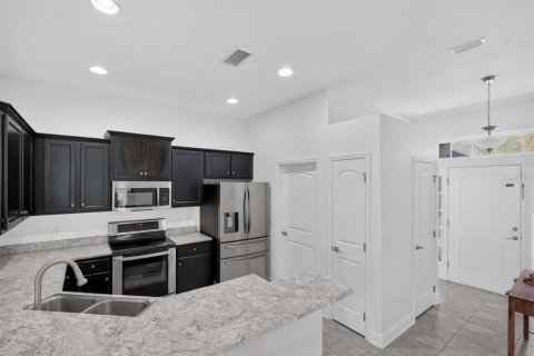House in Wimauma, Florida 4 bedrooms, 156.26 sq.m. № 2216100 - photo 25