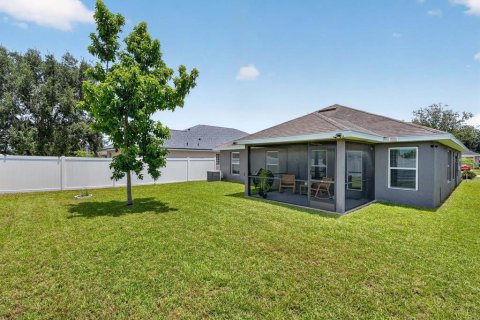 House in Wimauma, Florida 4 bedrooms, 156.26 sq.m. № 2216100 - photo 18
