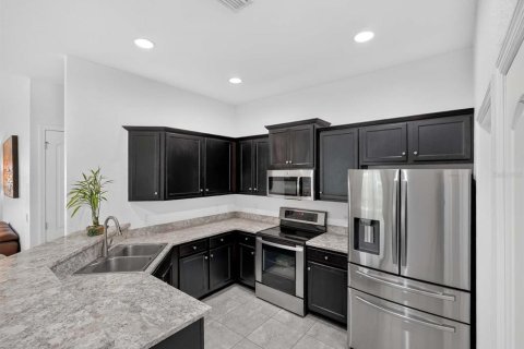 House in Wimauma, Florida 4 bedrooms, 156.26 sq.m. № 2216100 - photo 22