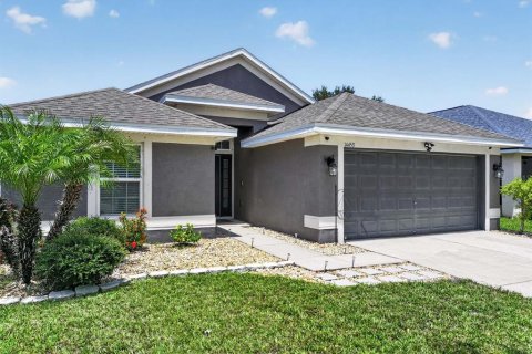 House in Wimauma, Florida 4 bedrooms, 156.26 sq.m. № 2216100 - photo 14