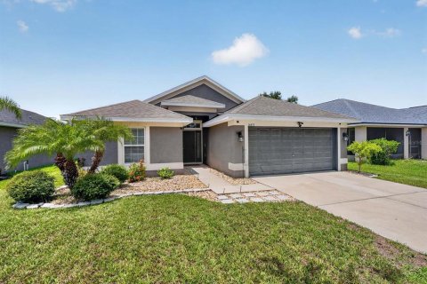 House in Wimauma, Florida 4 bedrooms, 156.26 sq.m. № 2216100 - photo 11